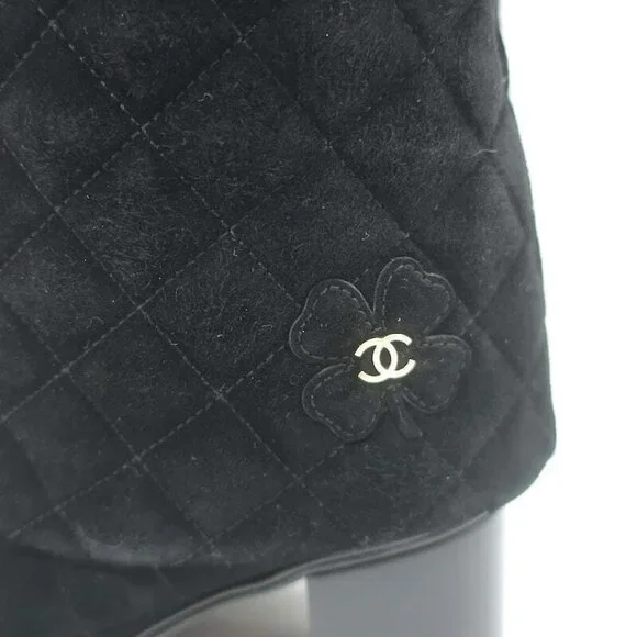 Chanel 17B Clover & Heart Quilted Fold-Over Boots Black Suede Size 35.5 - Picture 7 of 12